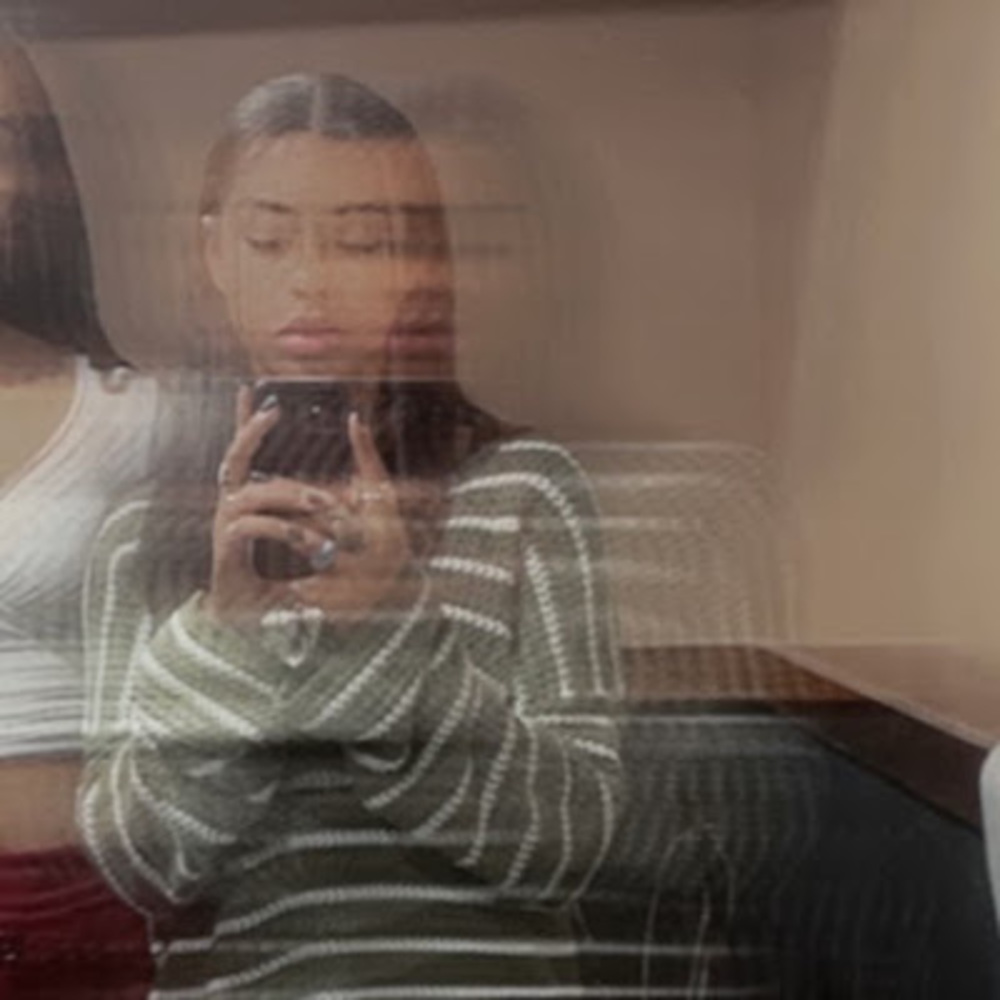 Meet your Posher, Naima